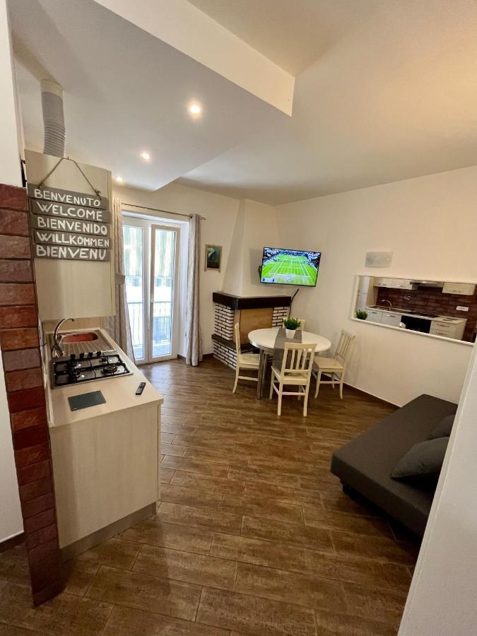 Casetta Teresa - Nice Apartment เตรวินญาโน โรมาโน ภายนอก รูปภาพ
